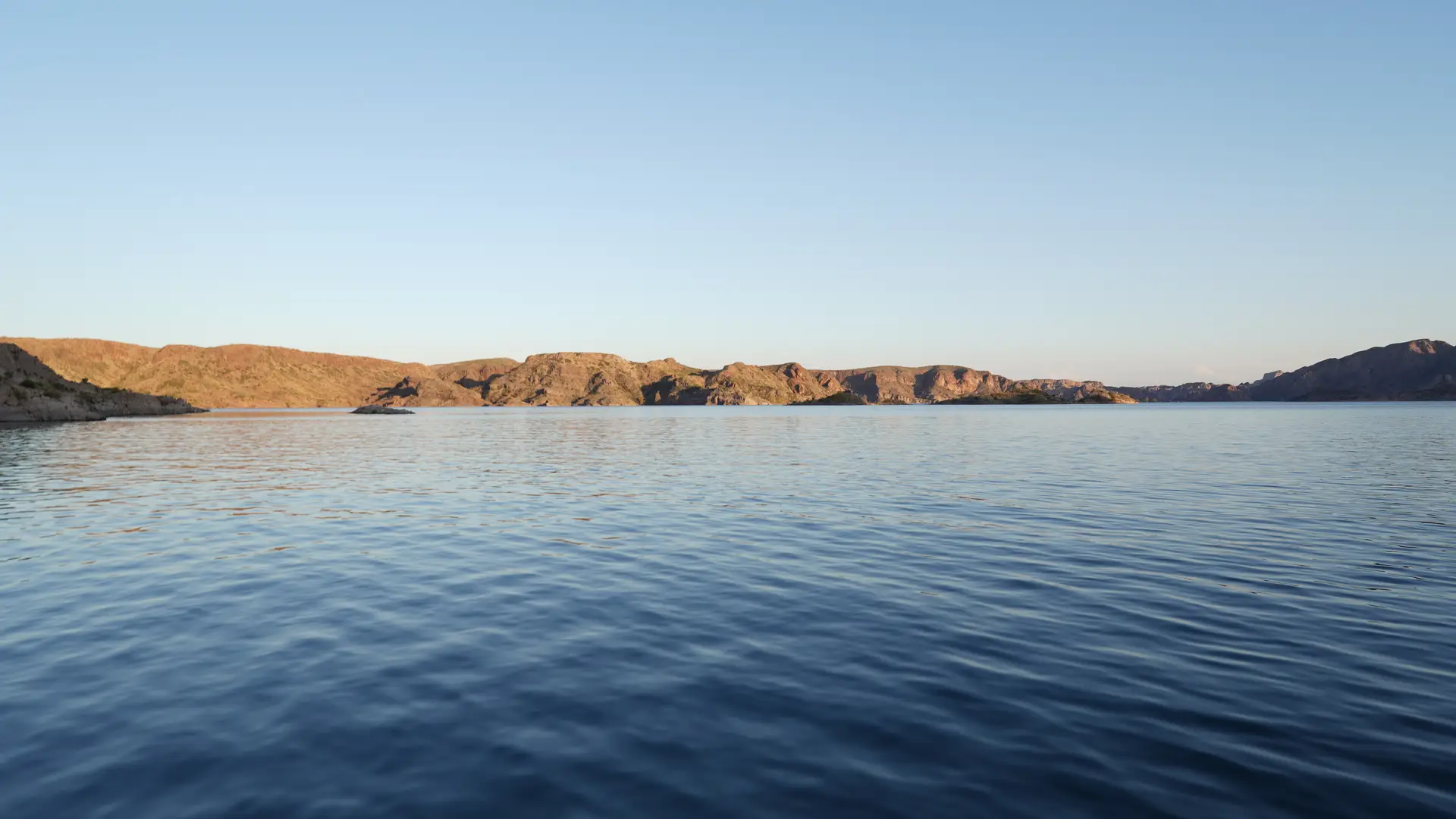 Atardecer sobre el Lago Los Reyunos